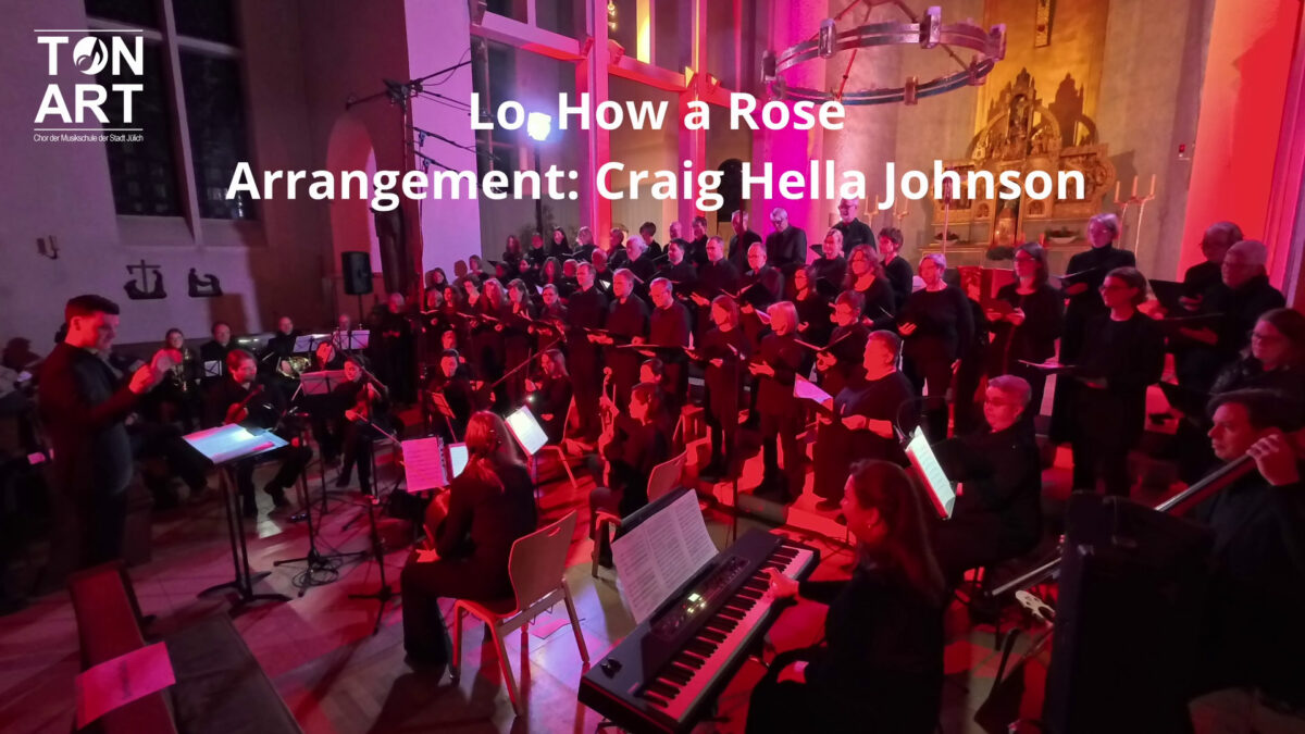TonArt sing Lo, How a Rose in einem Arrangement von Craig Hella Johnson
